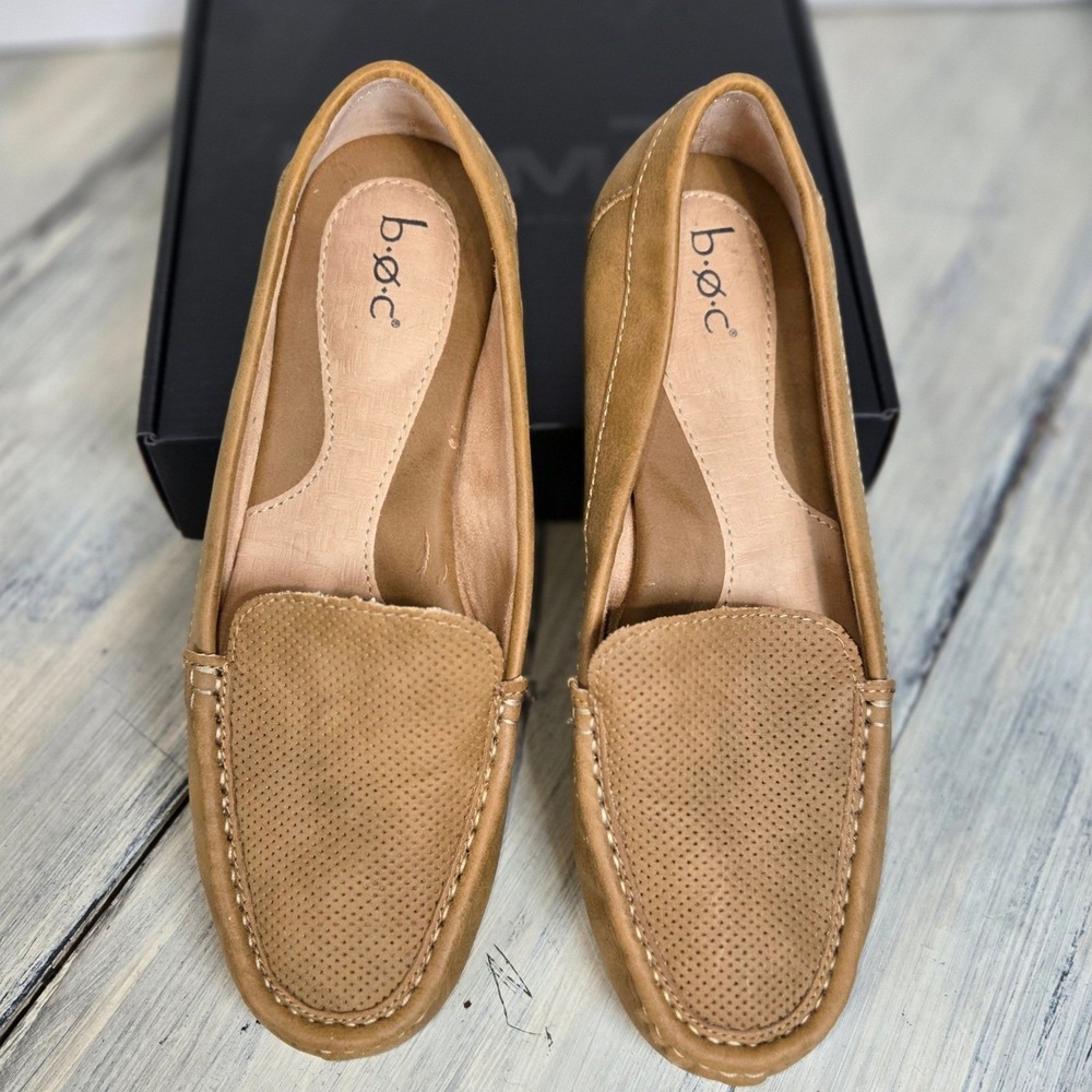 boc Be‎ Well Tan Suede Perforated Loafer Flats Women's Size